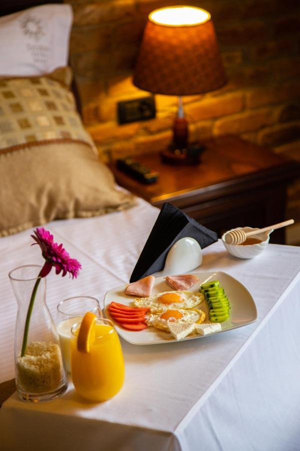 Casta Diva Hotel コルチャ エクステリア 写真