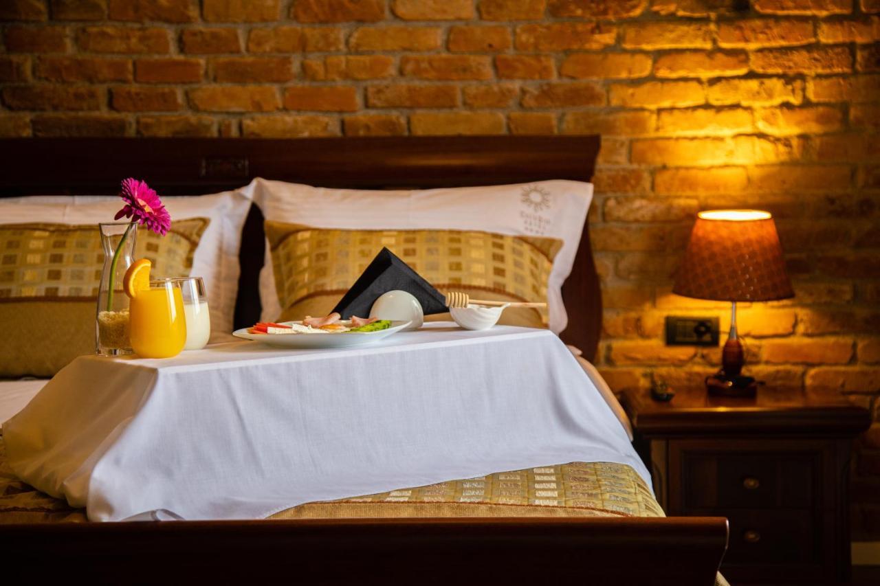Casta Diva Hotel コルチャ エクステリア 写真